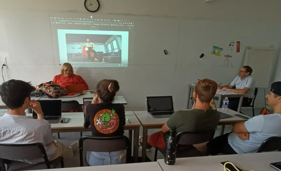 Pecha Kucha : et si vous demandiez à « bavarder » en cours ?